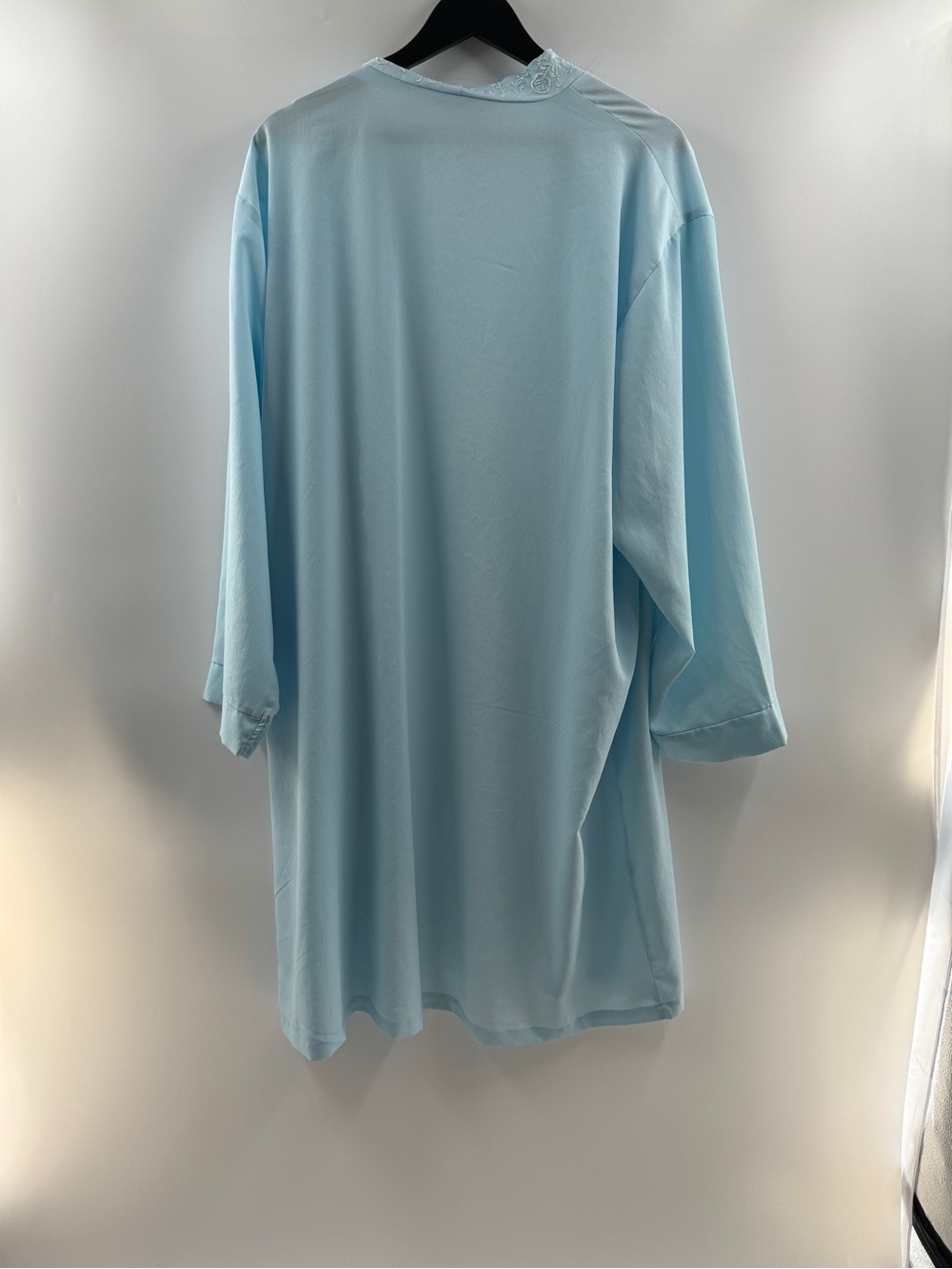 Secret Treasures Light Blue Embroidered Robe Cover Up – Women’s XL - Picture 6 of 8